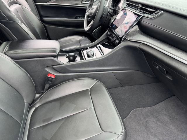 Certified 2024 Jeep Grand Cherokee Limited w/ Black Appearance Package image 19