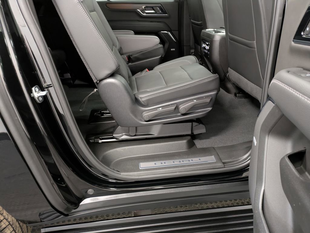 Used 2026 GMC Yukon XL Denali w/ Sun & Power Step Package AWD/4WD image 26