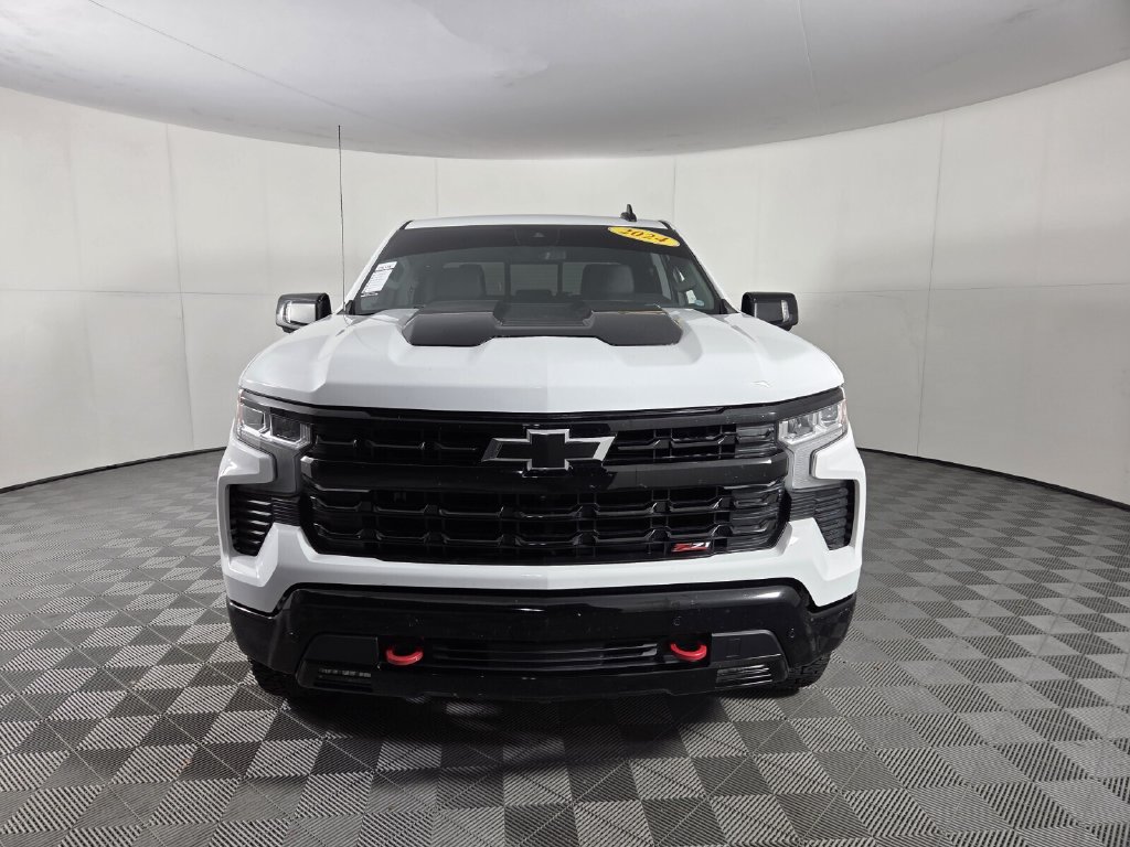 Used 2024 Chevrolet Silverado 1500 LT Trail Boss w/ LT Trail Boss Premium Package AWD/4WD image 3