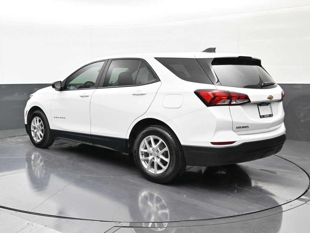 Used 2022 Chevrolet Equinox LS FWD image 3