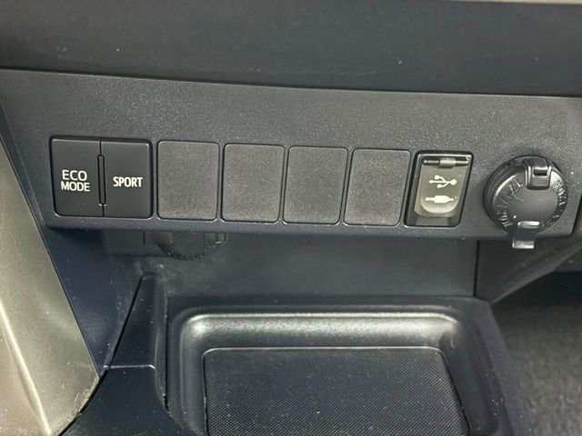Used 2013 Toyota RAV4 XLE AWD/4WD image 26