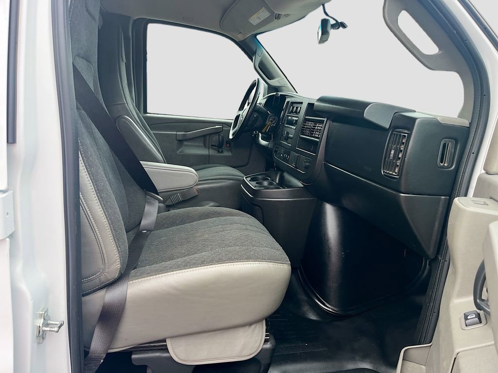 Used 2024 GMC Savana 2500 w/ Driver Convenience Package image 25