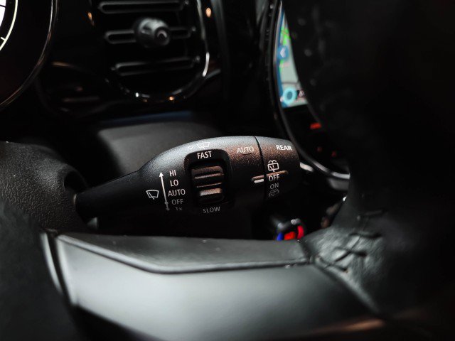 Used 2024 MINI Cooper 4-Door Hardtop FWD image 23