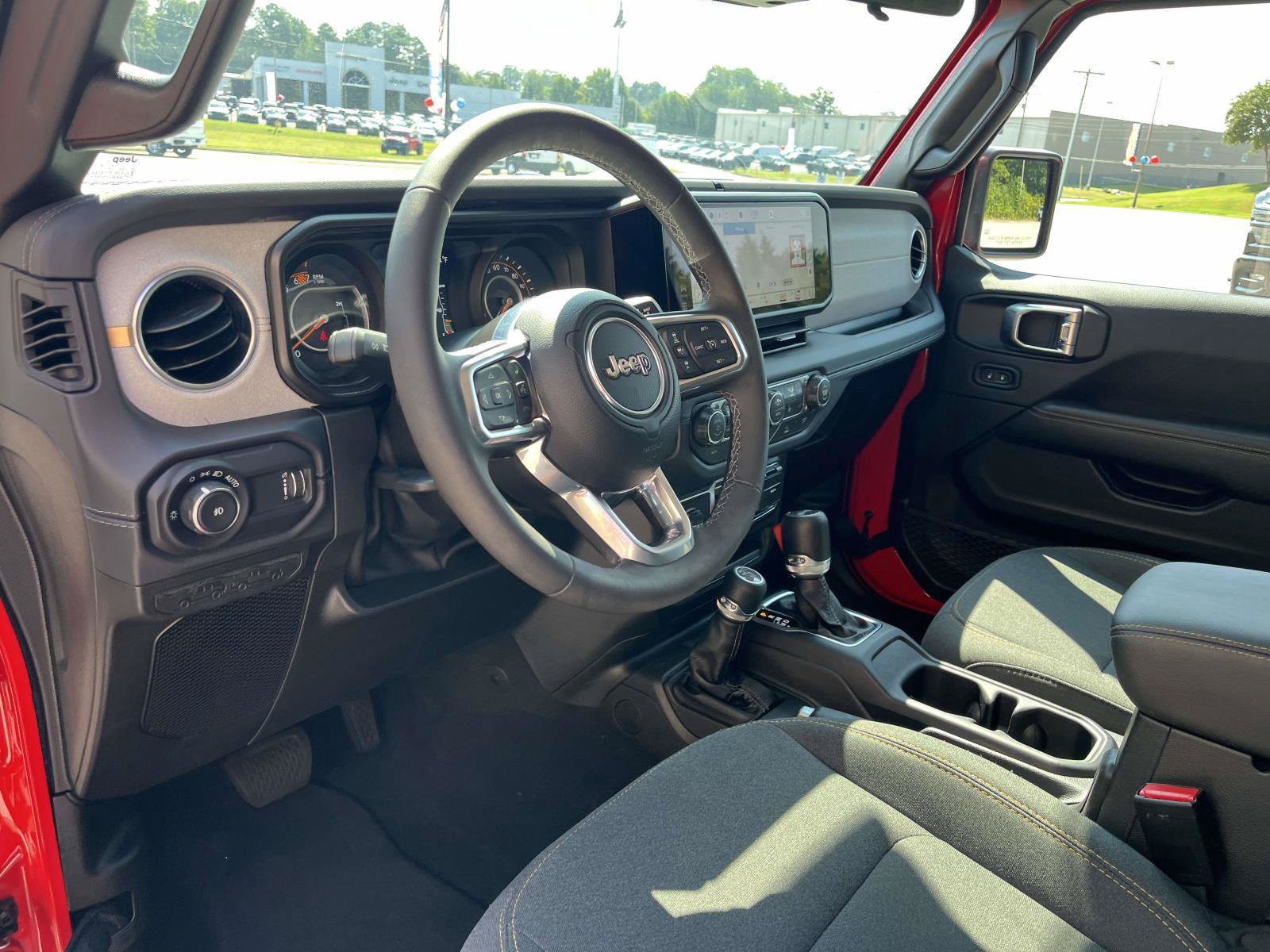 Used 2026 Jeep Wrangler Unlimited Sahara AWD/4WD image 15
