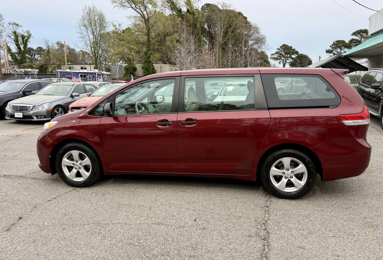 Used 2014 Toyota Sienna L image 5
