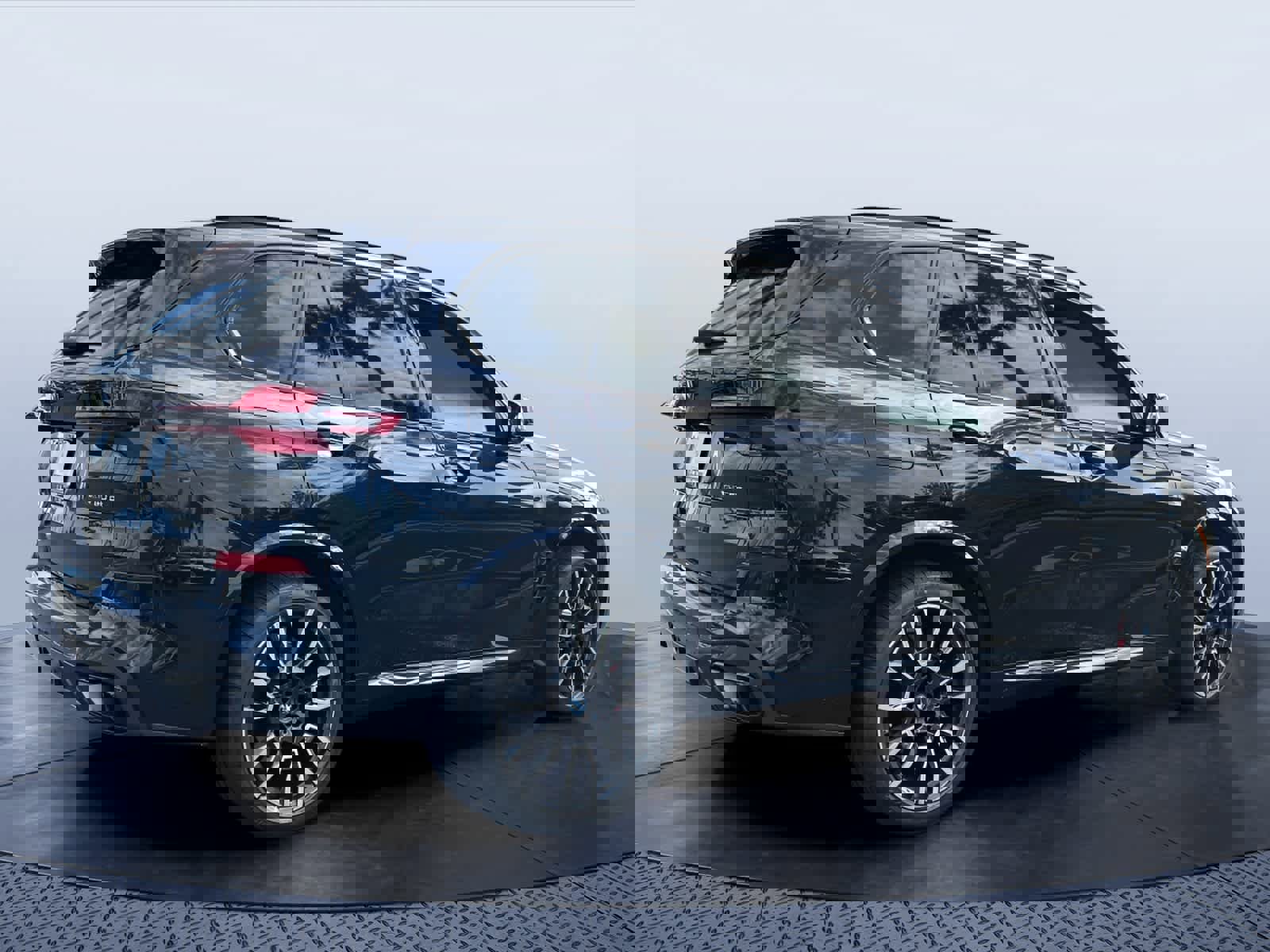 Certified 2024 BMW X5 xDrive50e w/ M Sport Package image 5