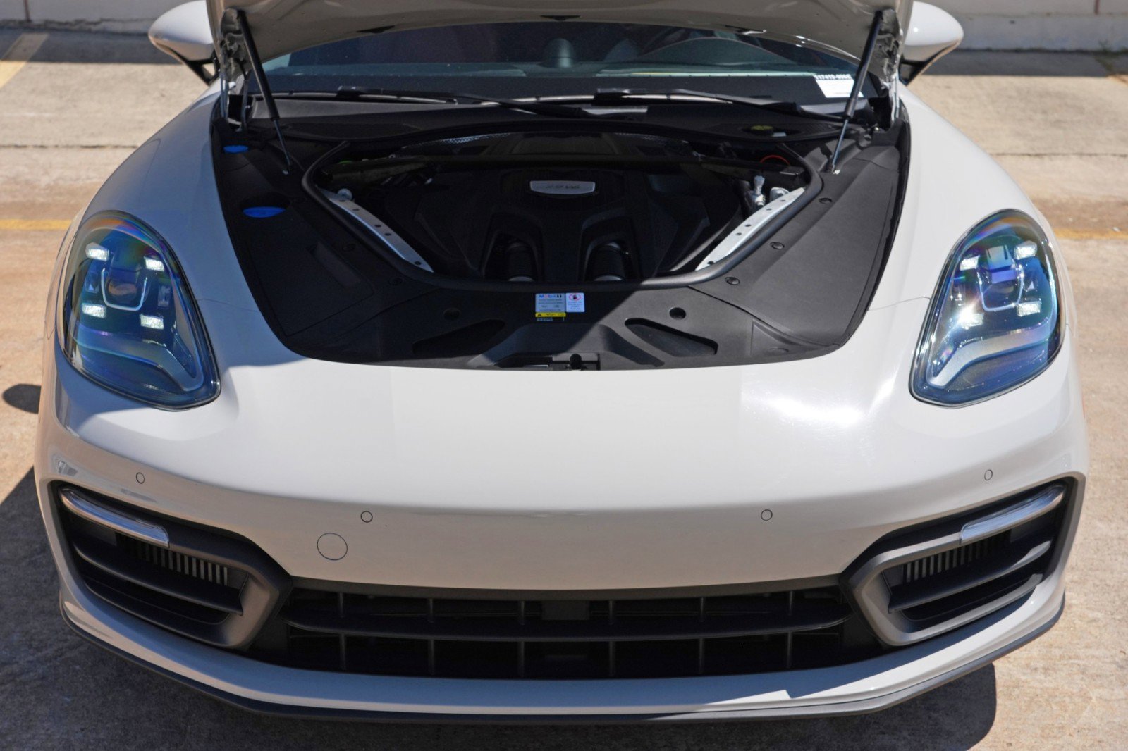 Used 2021 Porsche Panamera image 8