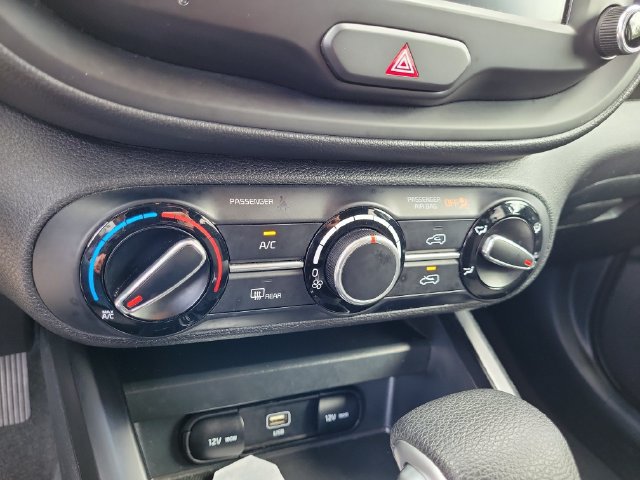 Used 2024 Kia Soul LX w/ Option Group 015 FWD image 32