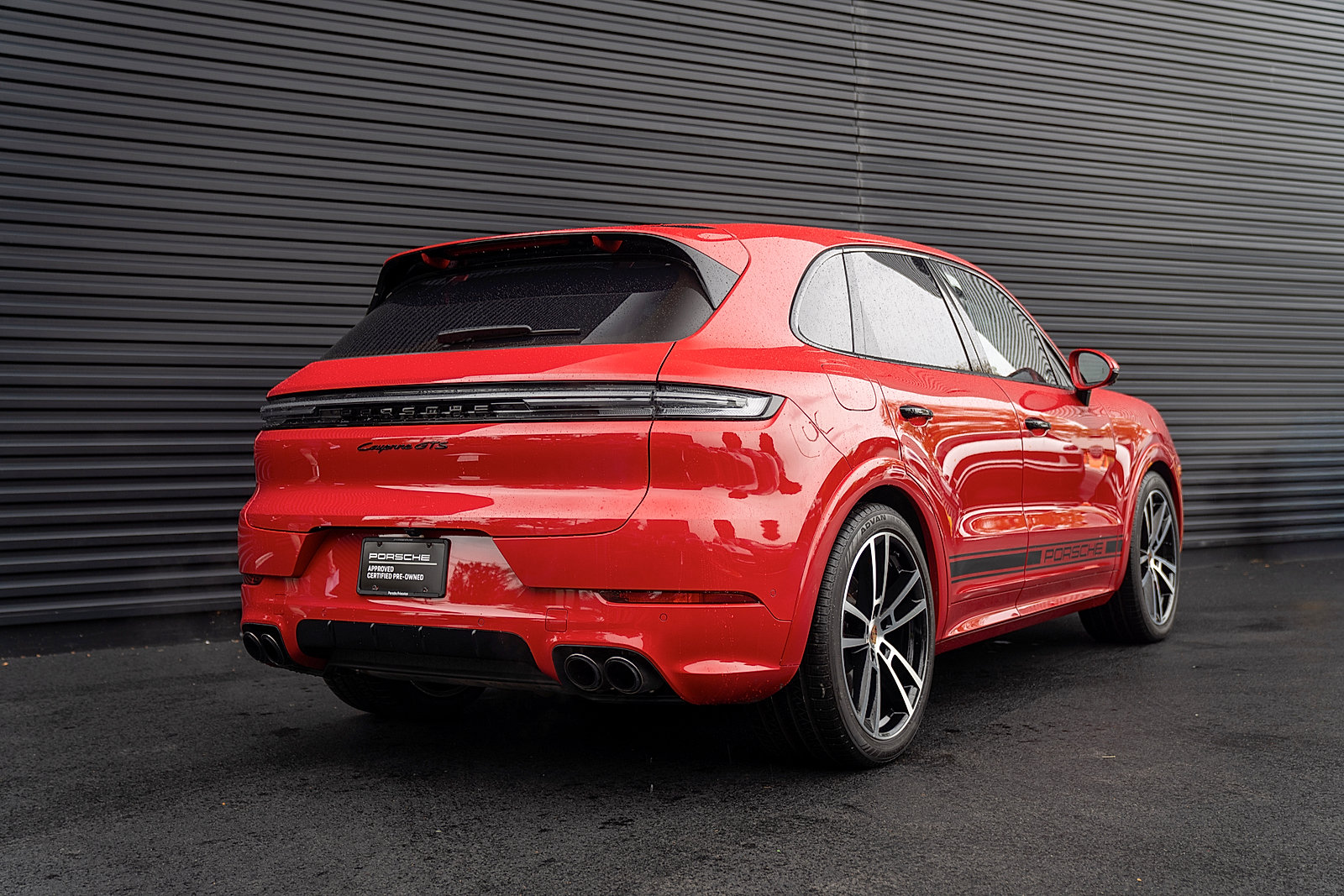 Used 2025 Porsche Cayenne GTS AWD/4WD image 32