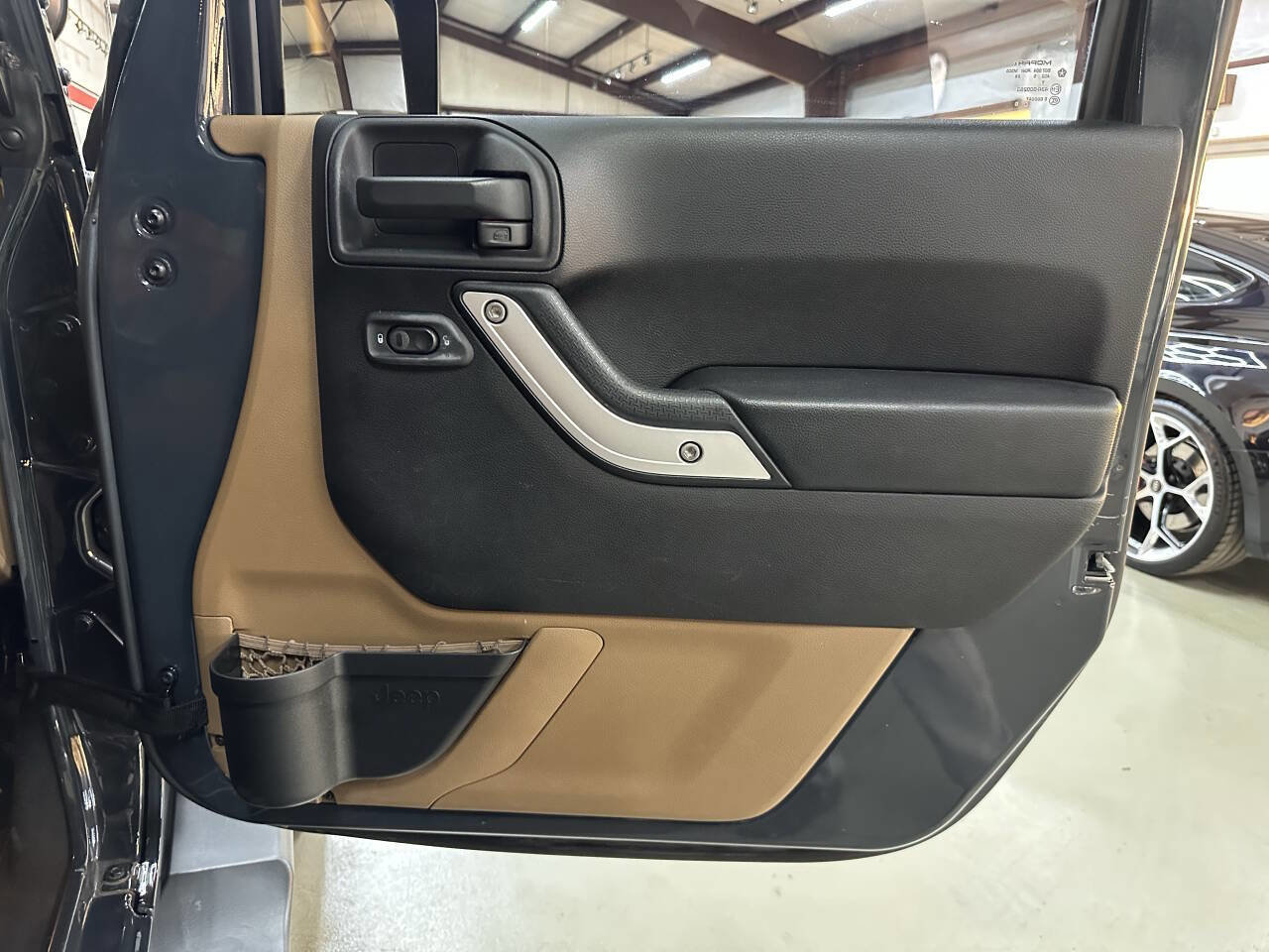 Used 2016 Jeep Wrangler Unlimited Sahara w/ Max Tow Package image 16