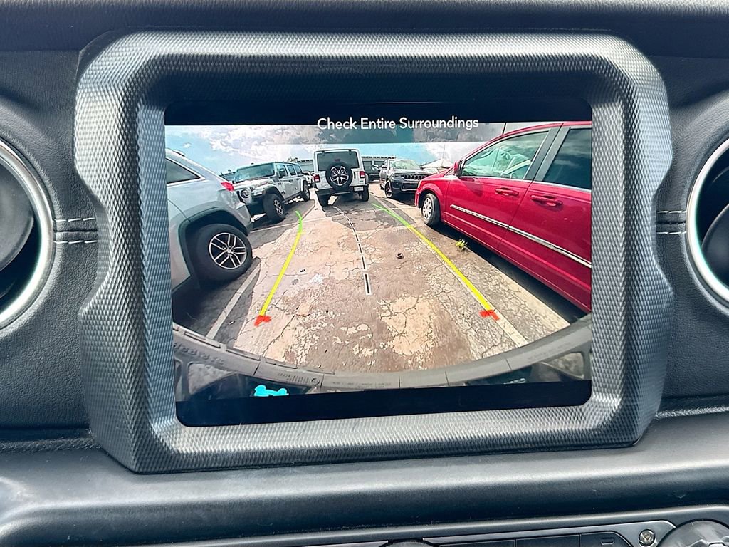 Used 2022 Jeep Wrangler Unlimited Sahara w/ Cold Weather Group image 15