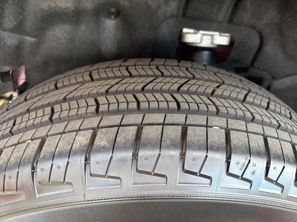 Certified 2024 Jeep Grand Cherokee Altitude image 11