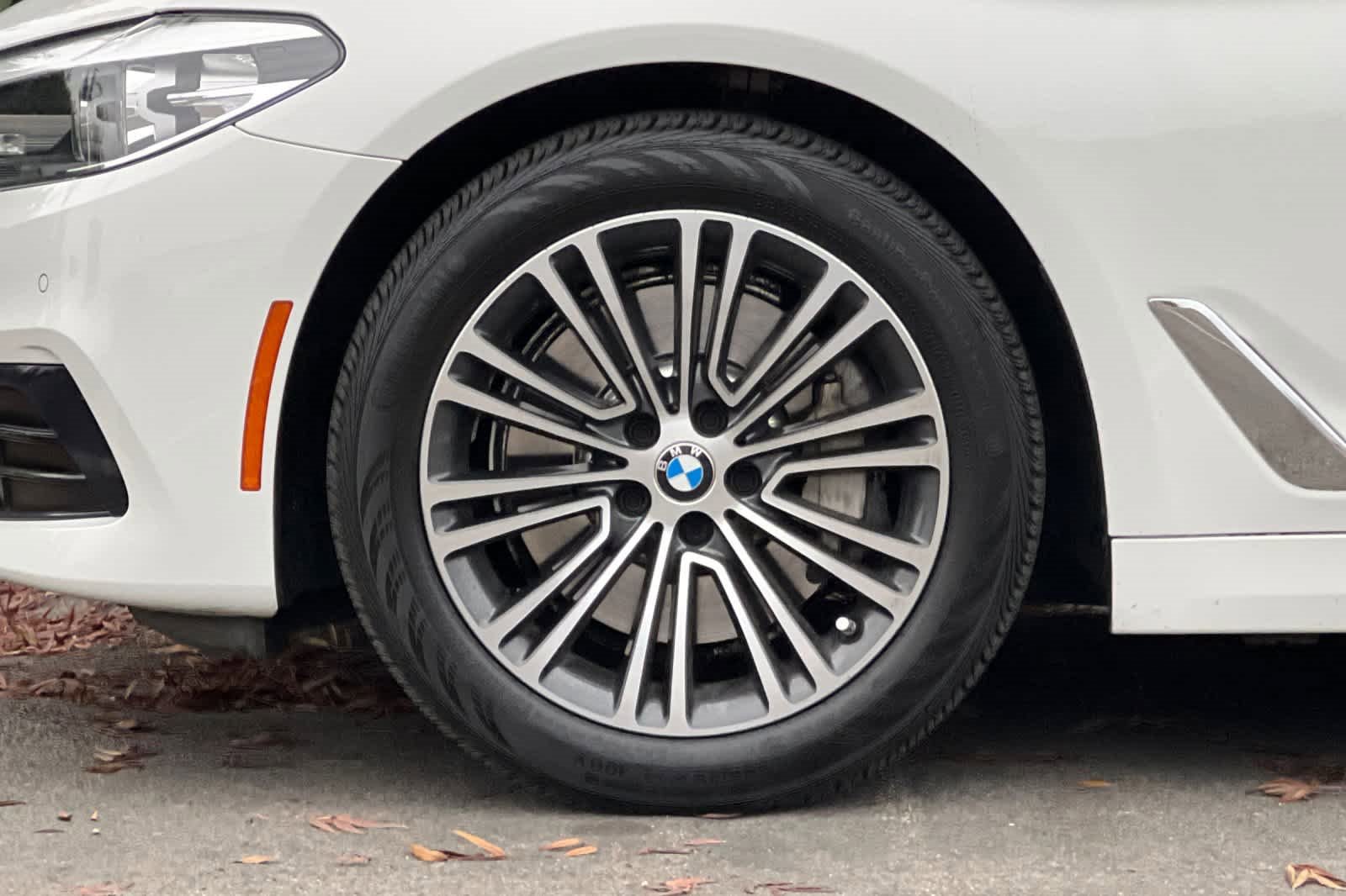 Used 2019 BMW 530i w/ Convenience Package image 26