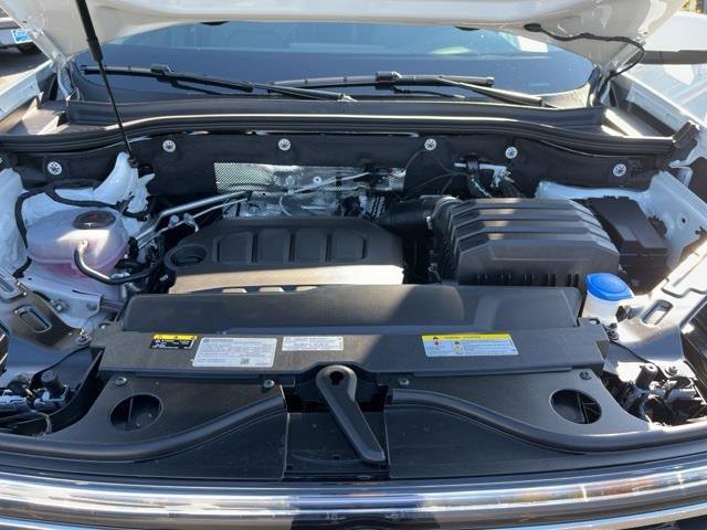 Used 2025 Volkswagen Atlas SE w/ Panoramic Sunroof Package image 13