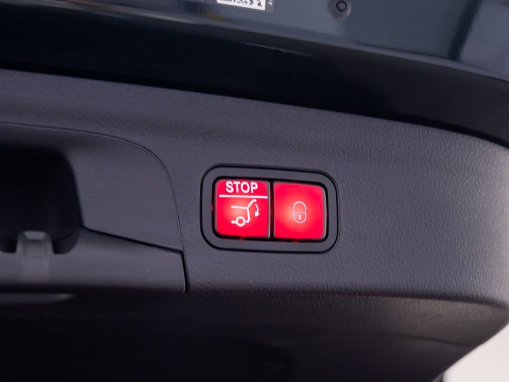 Used 2025 Mercedes-Benz GLE 450 4MATIC image 35