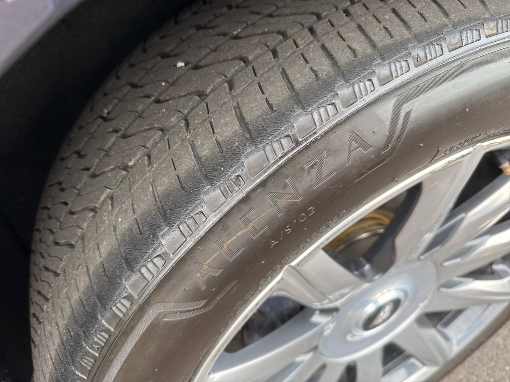 Used 2022 Cadillac Escalade ESV Premium Luxury Platinum image 10