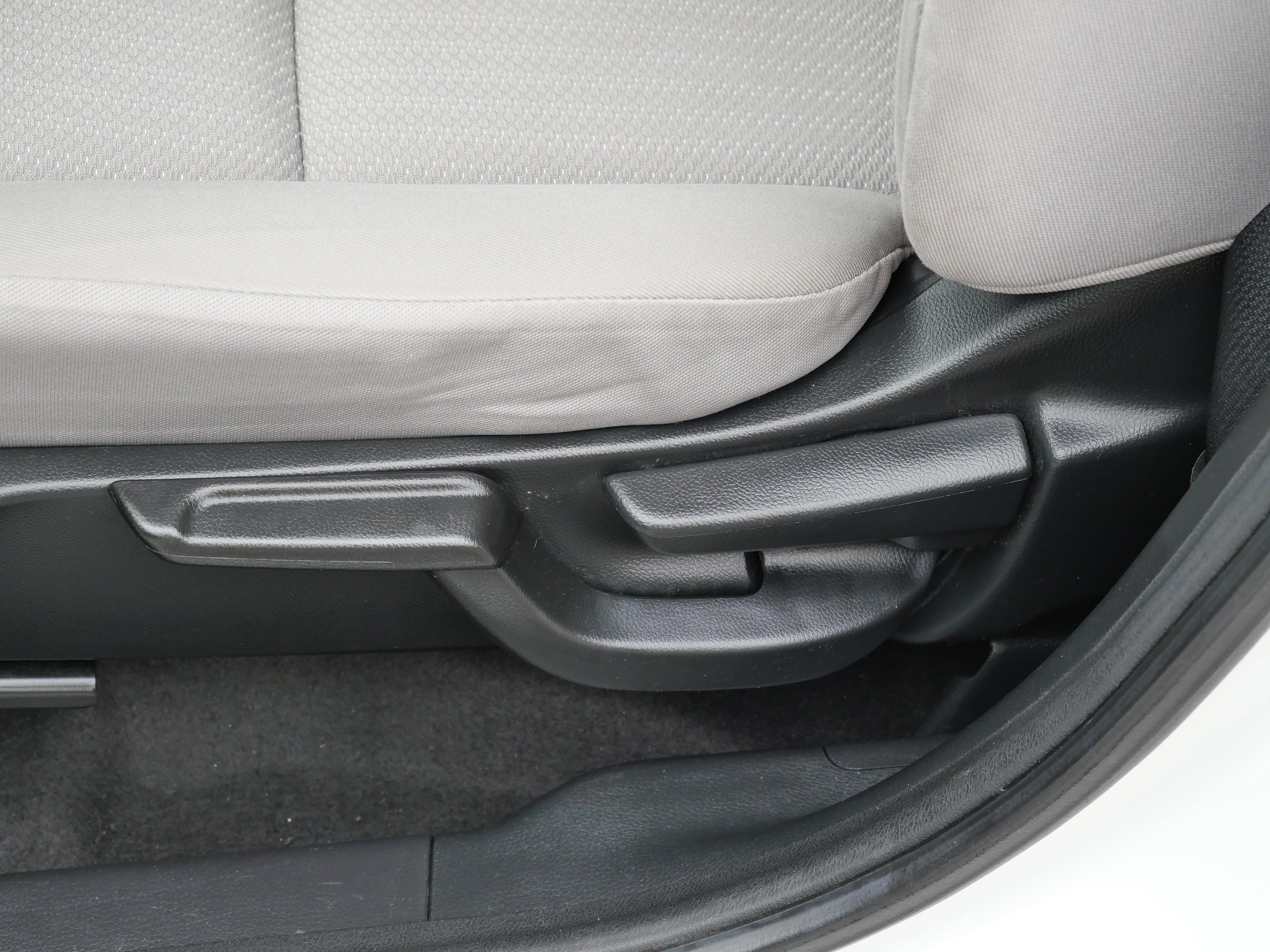 Used 2016 Honda HR-V EX image 19