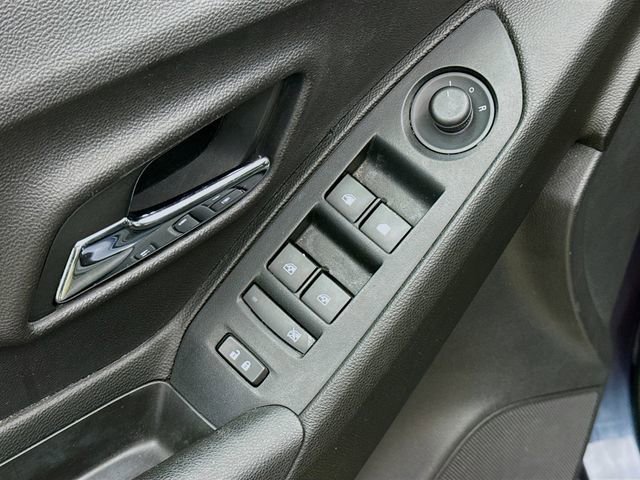 Used 2019 Chevrolet Trax LS w/ Tint and Cruise Package FWD image 19