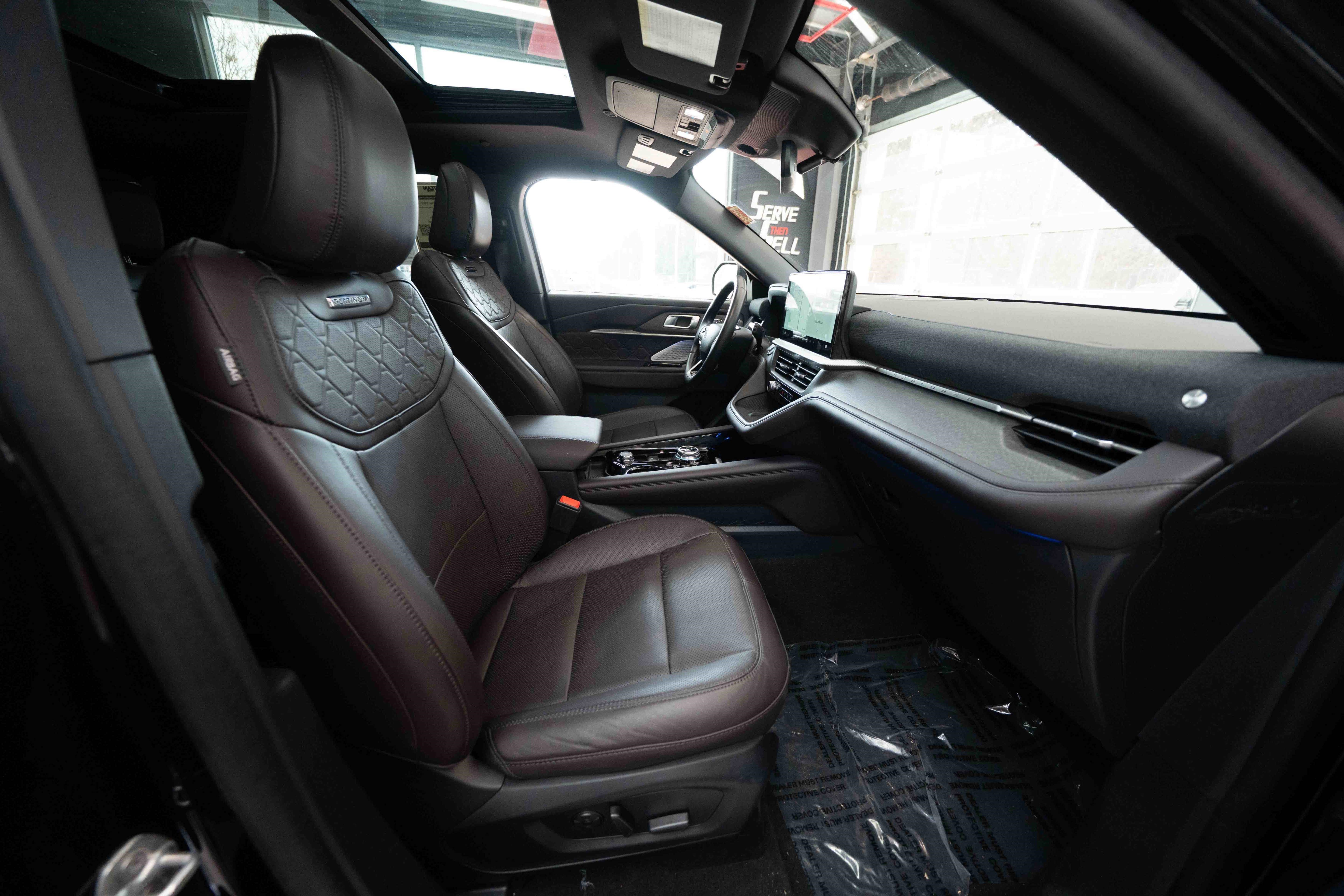 Used 2025 Ford Explorer Platinum w/ LUX Leather Package image 27