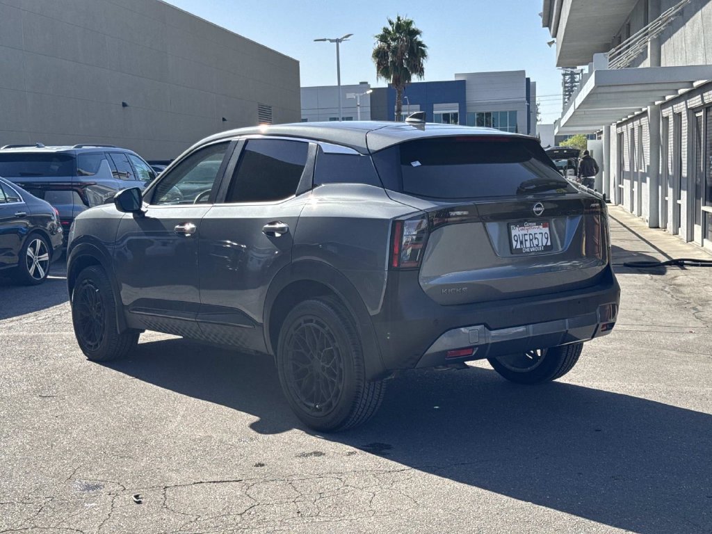Used 2025 Nissan Kicks SV FWD image 5