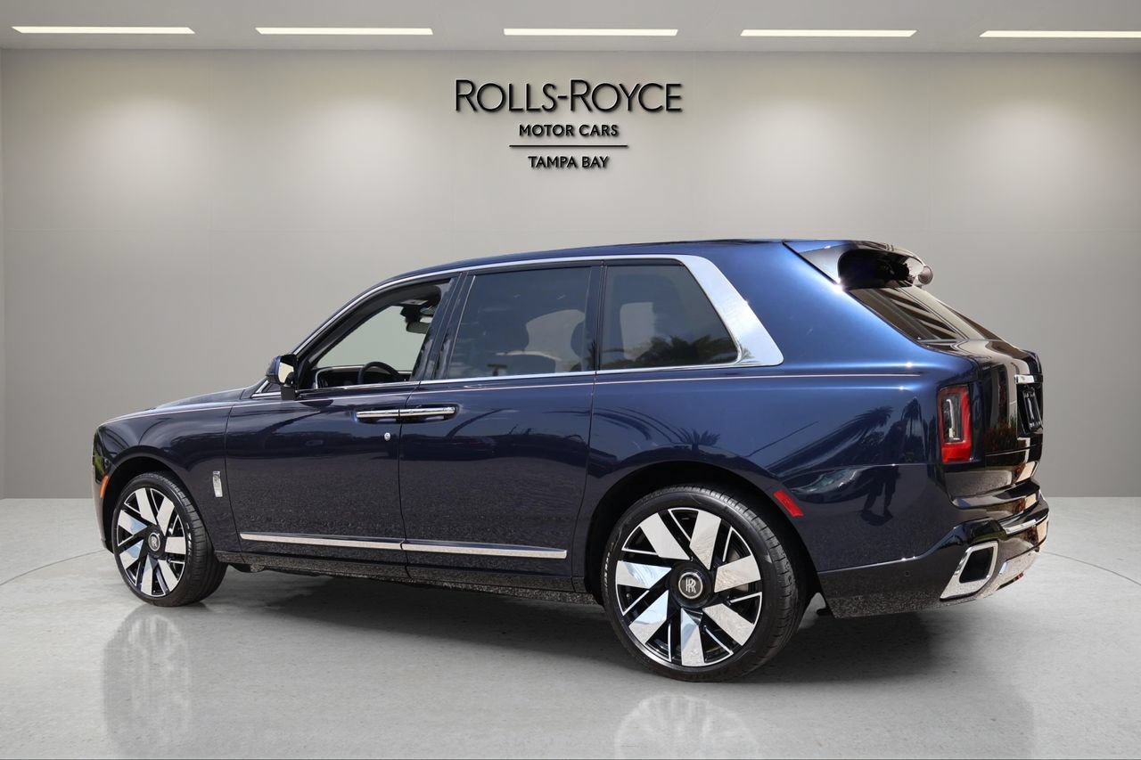 New 2026 Rolls-Royce Cullinan AWD/4WD image 3