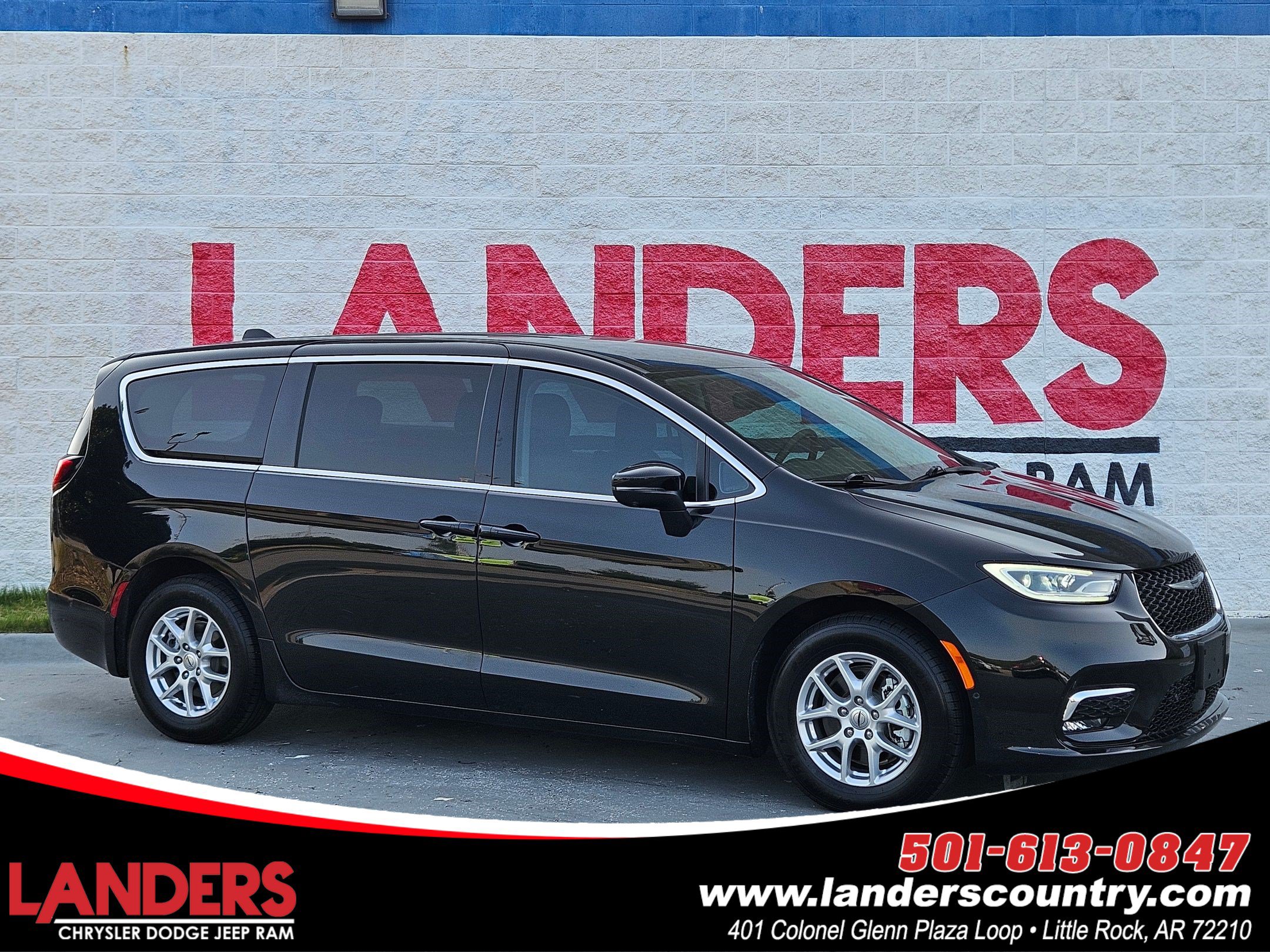 Used 2023 Chrysler Pacifica Touring-L