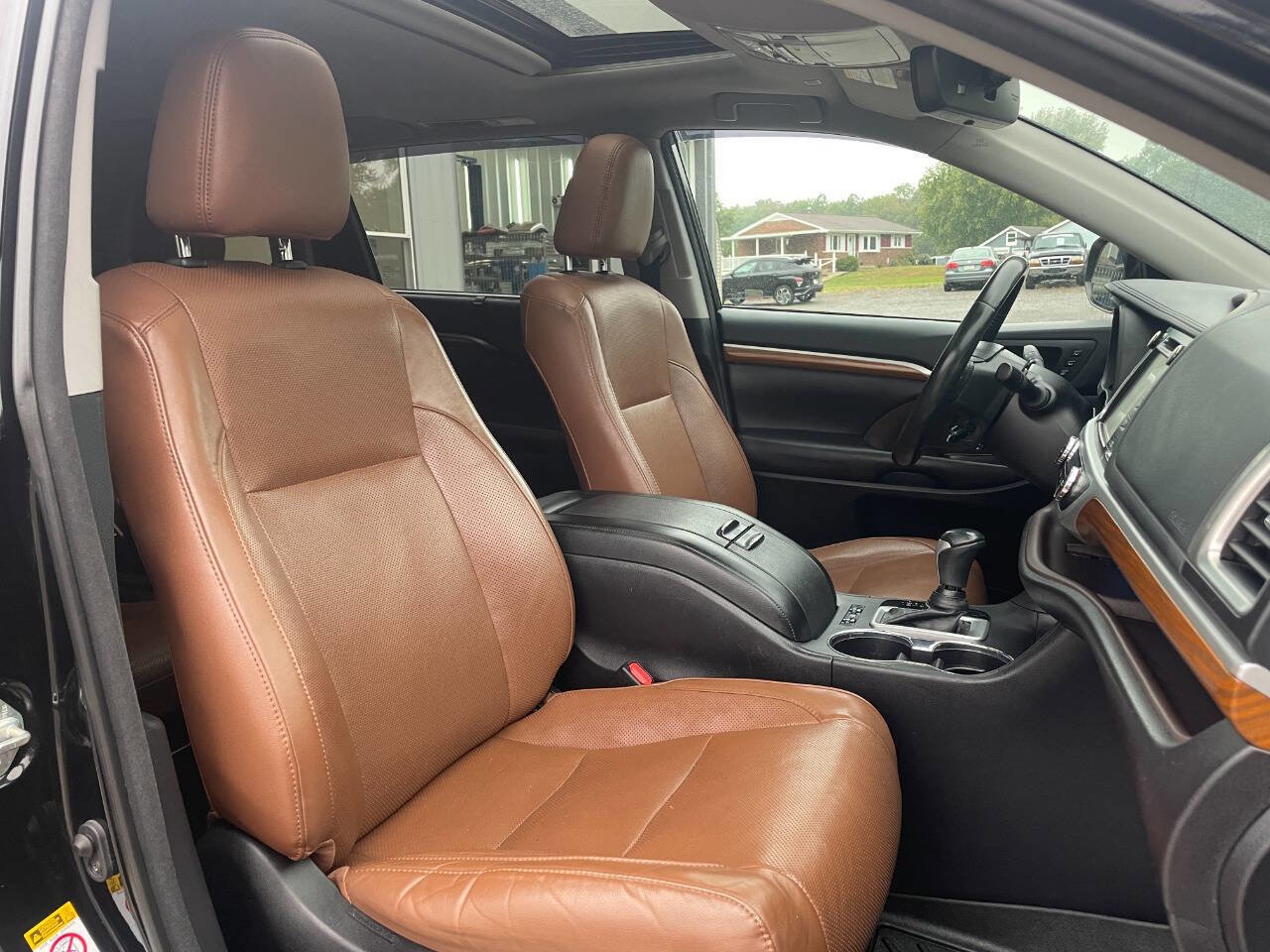 Used 2018 Toyota Highlander Limited image 16