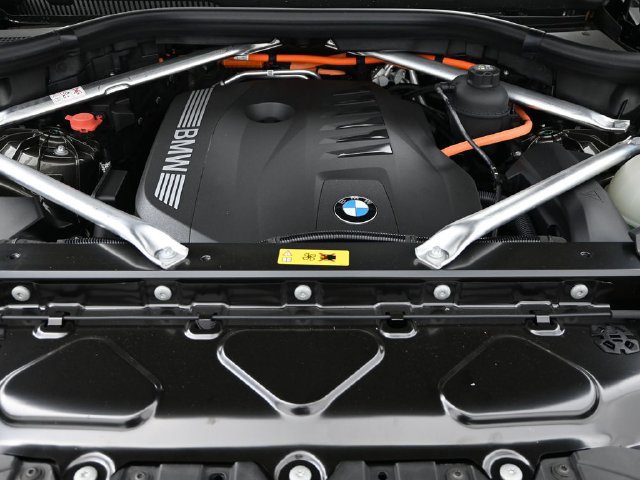 New 2026 BMW X5 xDrive50e w/ Climate Comfort Package AWD/4WD image 22