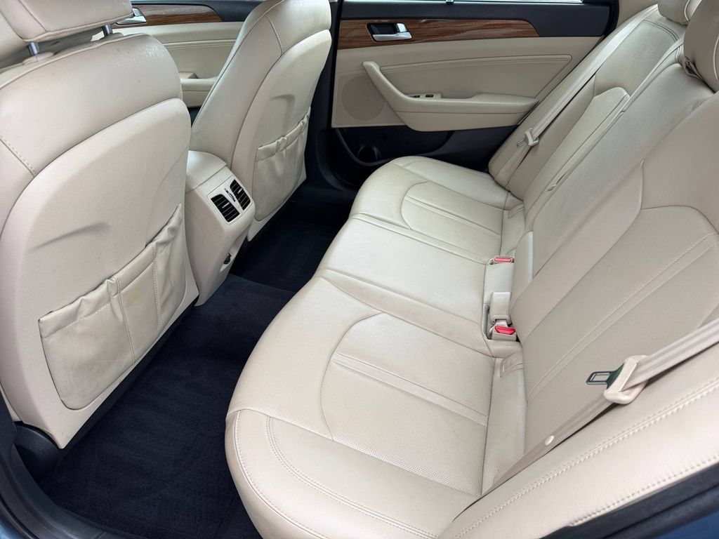 Used 2015 Hyundai Sonata Limited w/ Option Group 05 FWD image 14