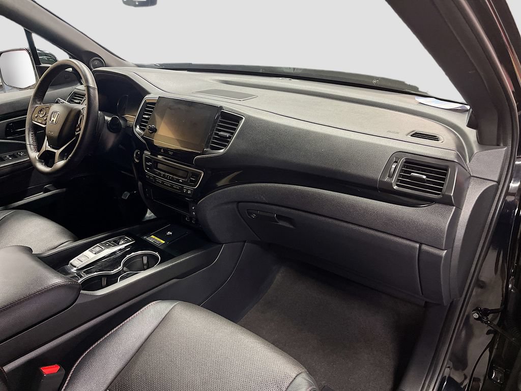 Used 2025 Honda Passport Black Edition image 31