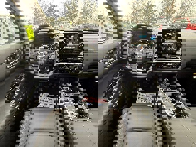 New 2025 Nissan Pathfinder SL w/ Black Appearance Package image 22