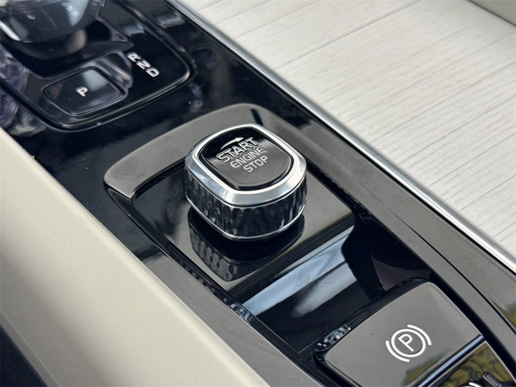 New 2026 Volvo XC60 B5 Ultra w/ Climate Package PRO image 22