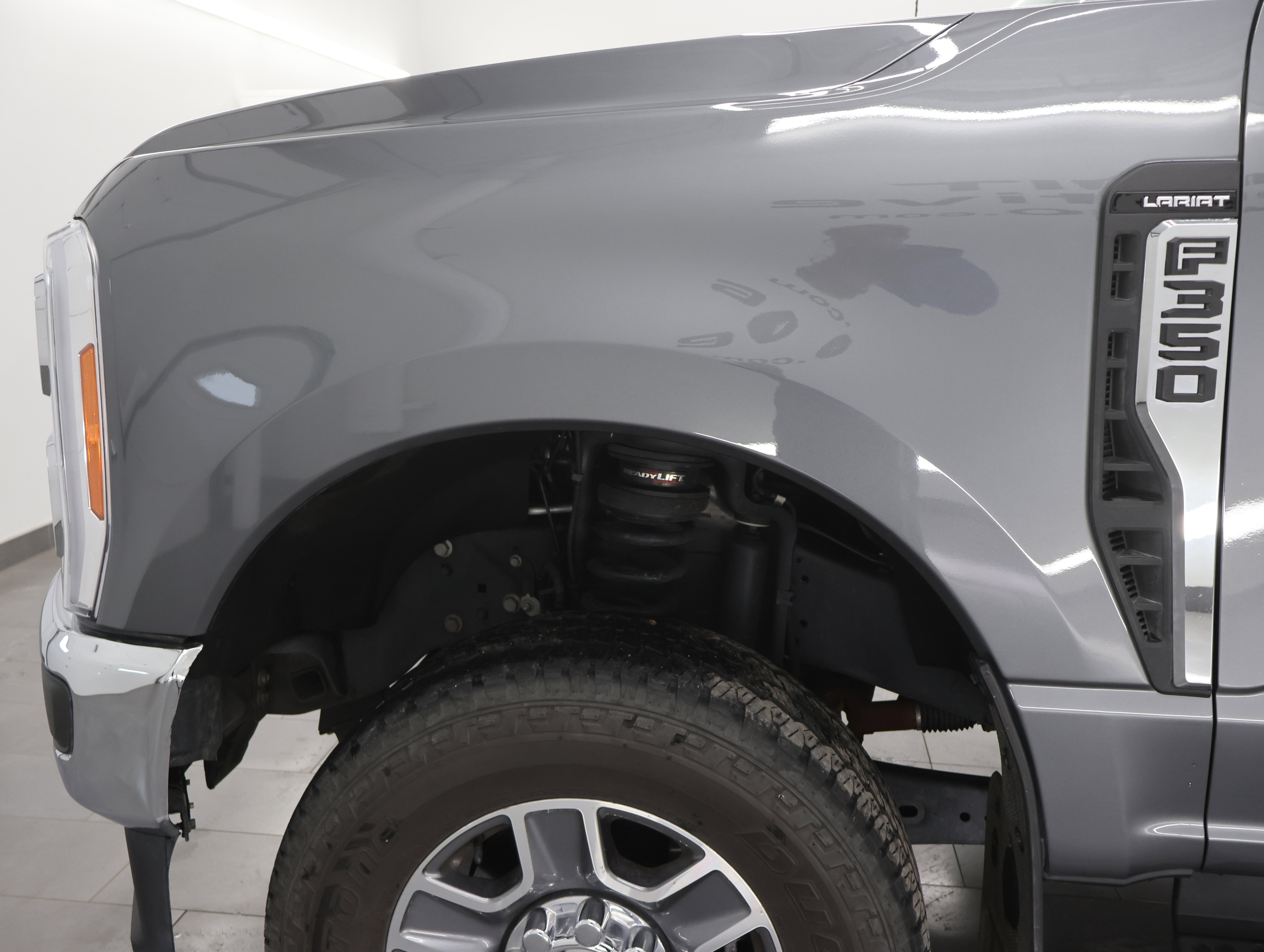 Used 2023 Ford F350 Lariat image 35