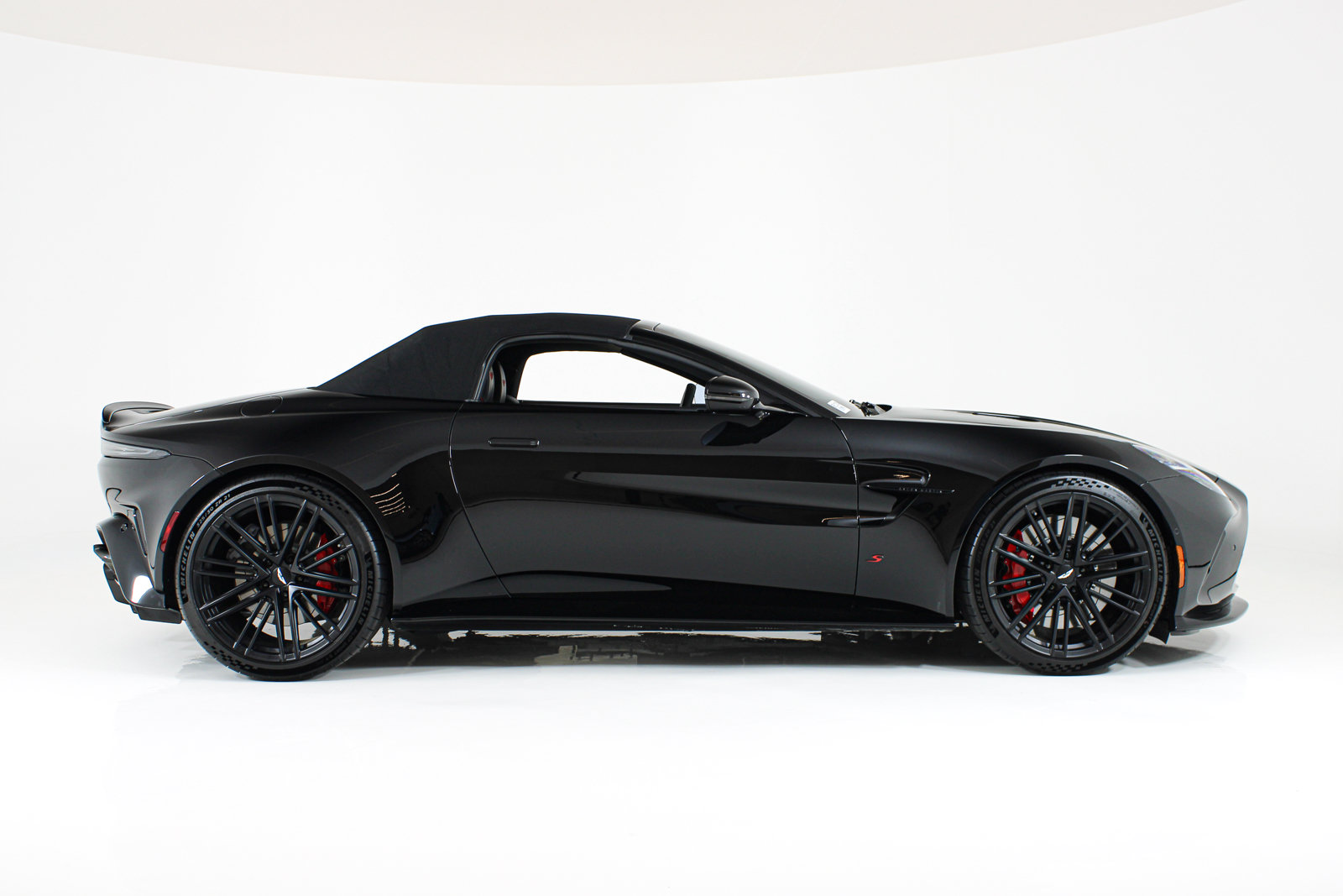 Used 2026 Aston Martin V8 Vantage S RWD image 66