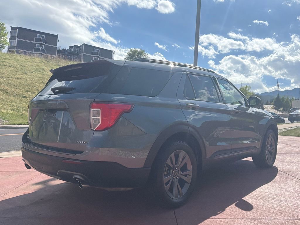 Used 2021 Ford Explorer XLT w/ Equipment Group 202A AWD/4WD image 9