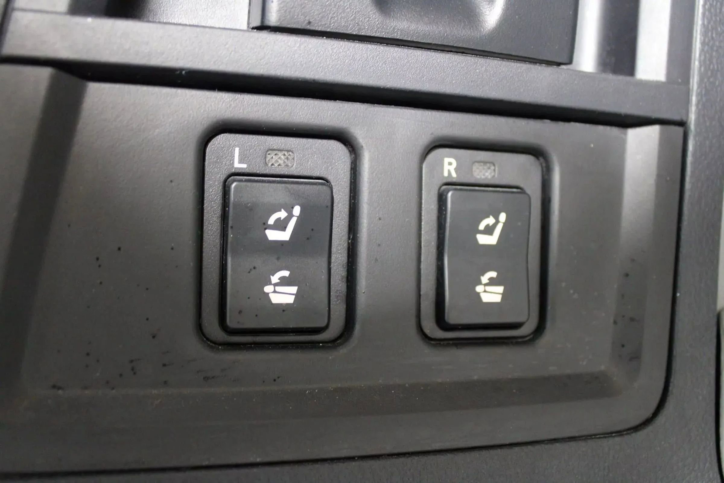 Used 2016 Toyota Sequoia Platinum image 27