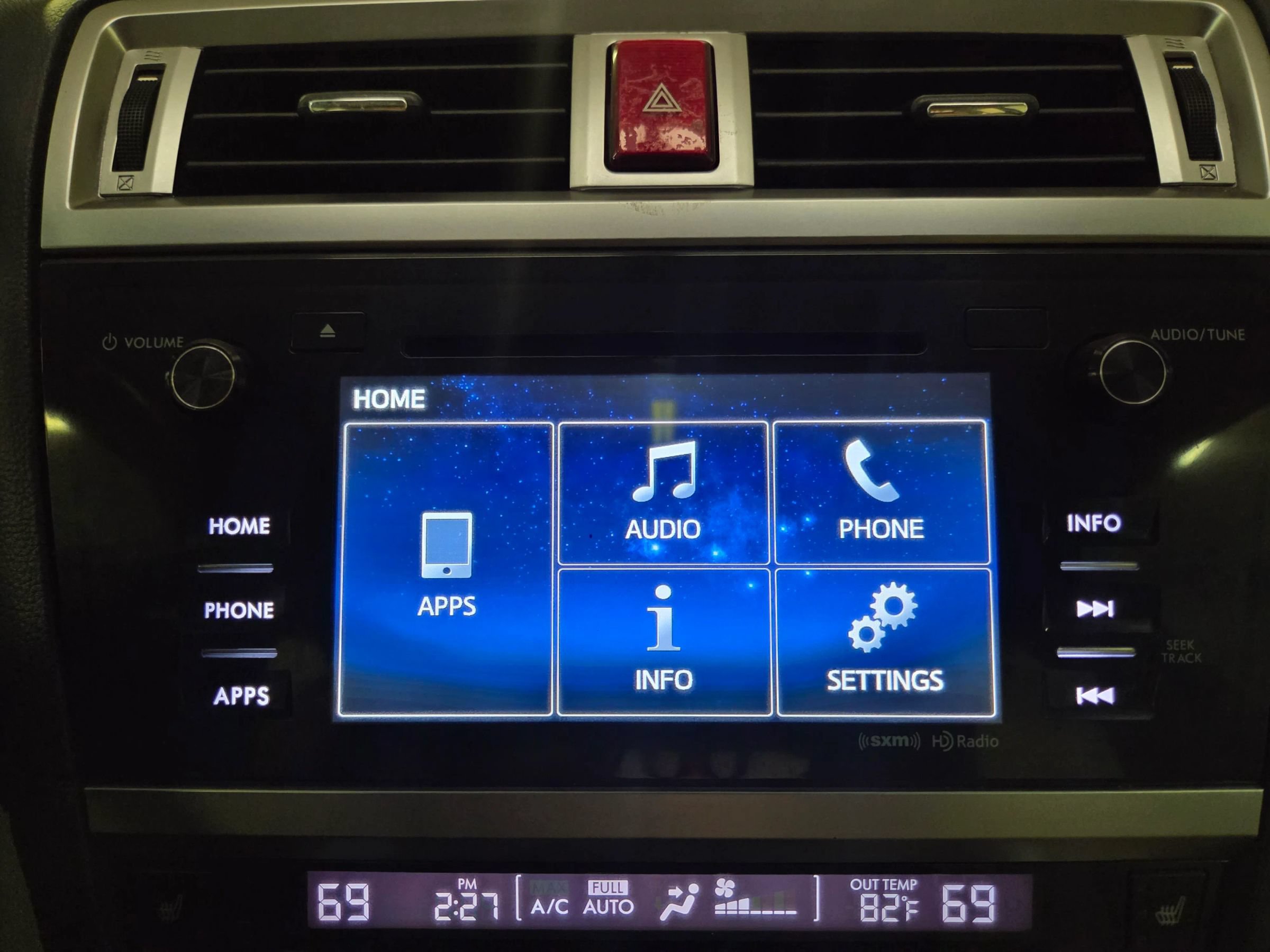 Used 2017 Subaru Legacy 2.5i Premium w/ Moonroof Package AWD/4WD image 27