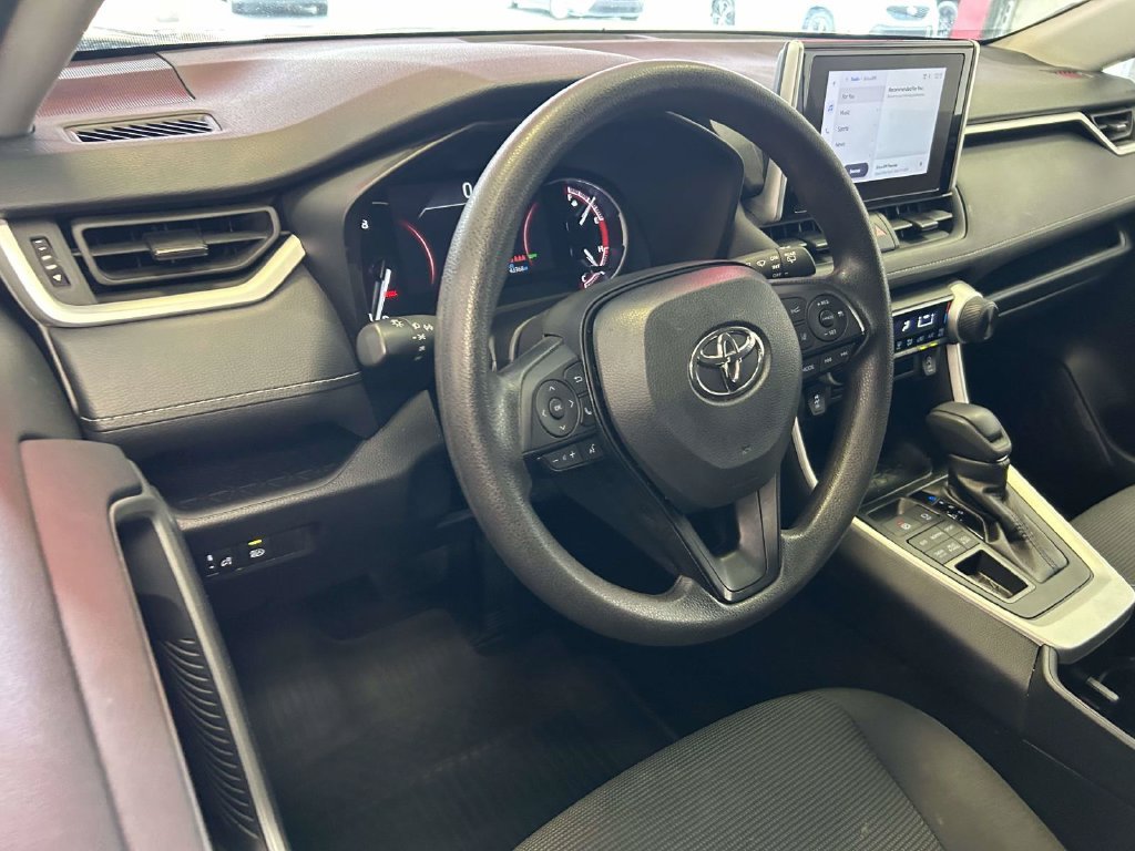 Used 2024 Toyota RAV4 LE AWD/4WD image 13