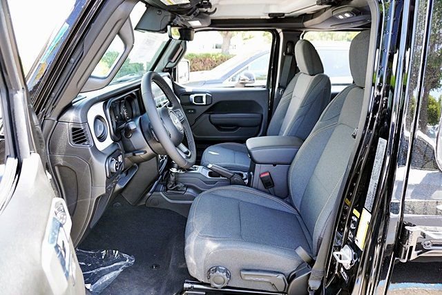 New 2025 Jeep Gladiator Sport S image 19
