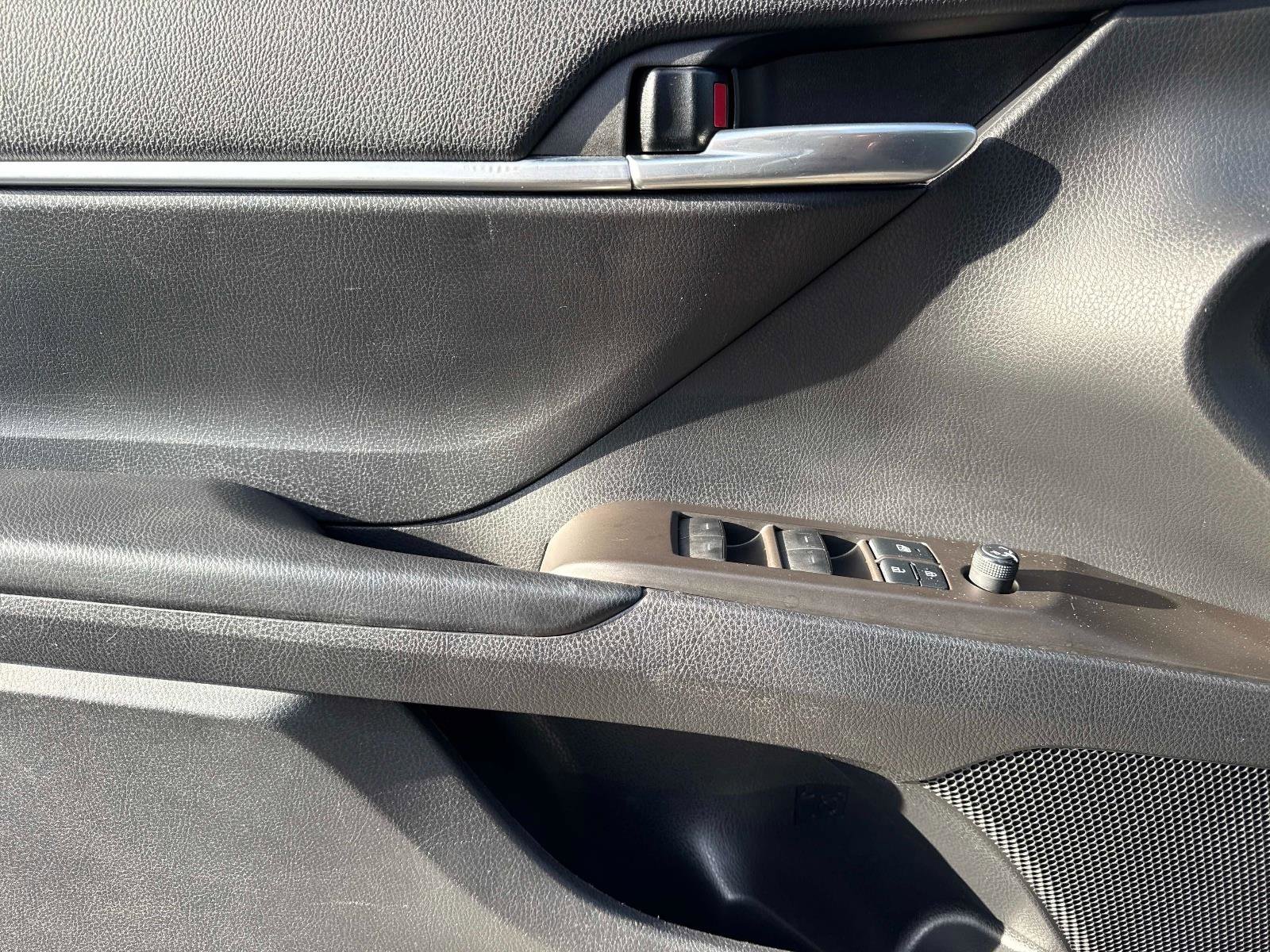 Used 2021 Toyota Camry SE image 17