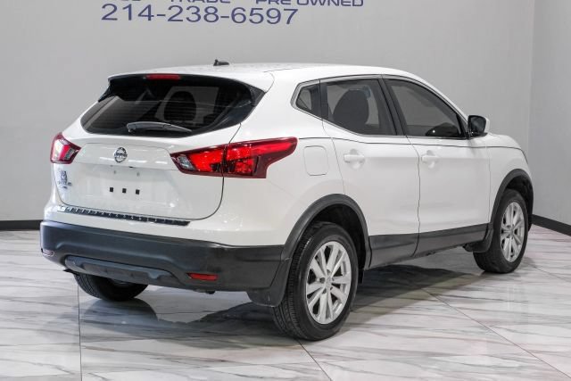 Used 2018 Nissan Rogue Sport S w/ S Appearance Package FWD image 12