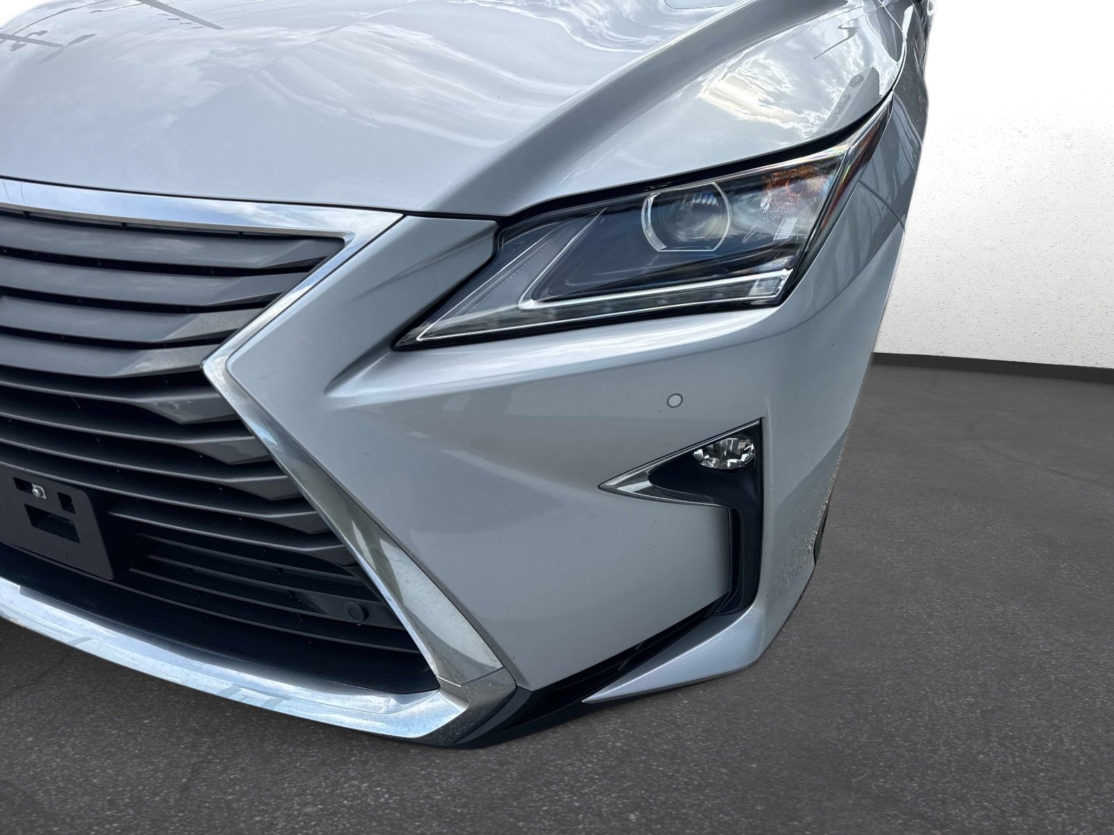 Used 2018 Lexus RX 450h AWD w/ Premium Package image 9