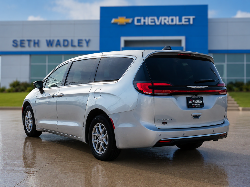 Used 2026 Chrysler Pacifica Select FWD image 5