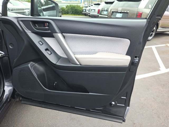 Used 2017 Subaru Forester 2.5i Premium w/ All-Weather Package image 21