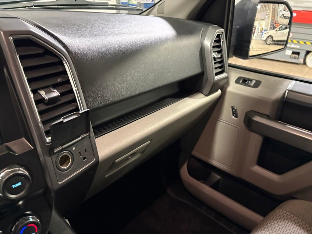 Used 2016 Ford F150 XLT w/ Equipment Group 302A Luxury image 16