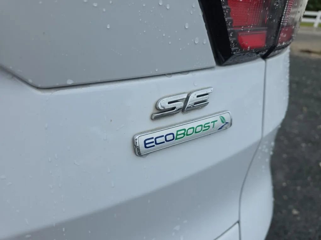Used 2018 Ford Escape SE FWD image 12
