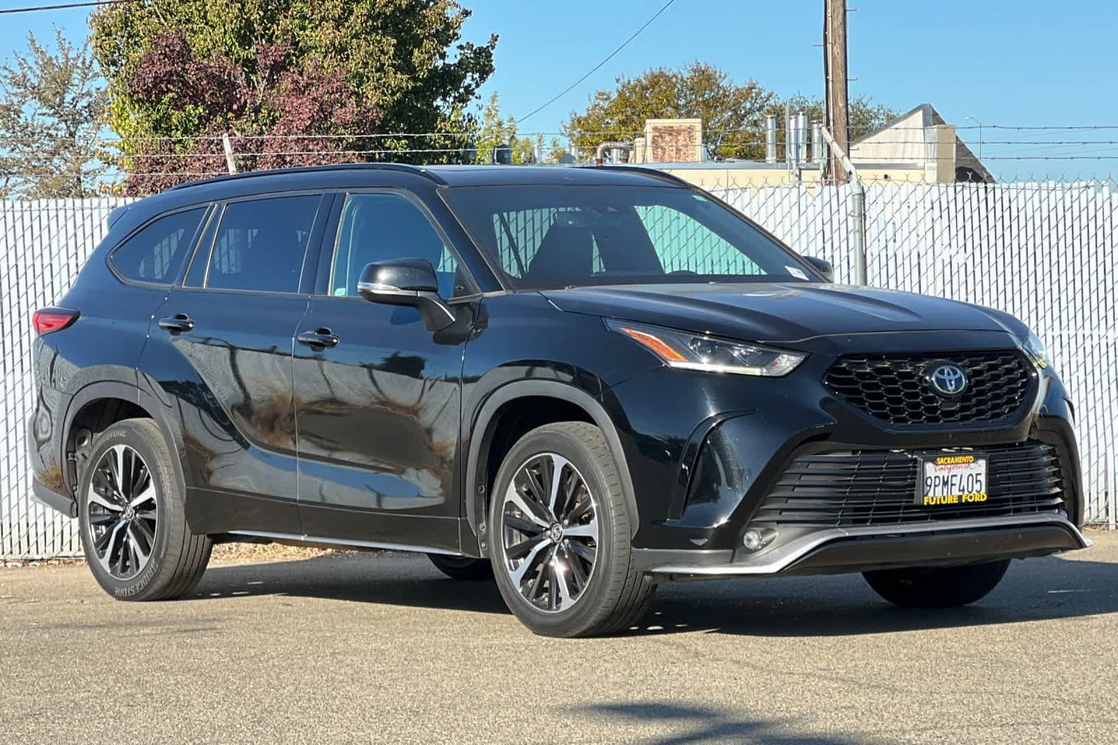 Used 2021 Toyota Highlander XSE FWD image 7