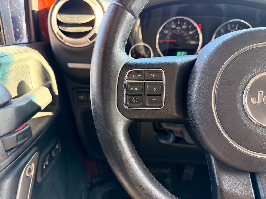 Used 2014 Jeep Wrangler Unlimited Rubicon w/ Dual Top Group AWD/4WD image 20