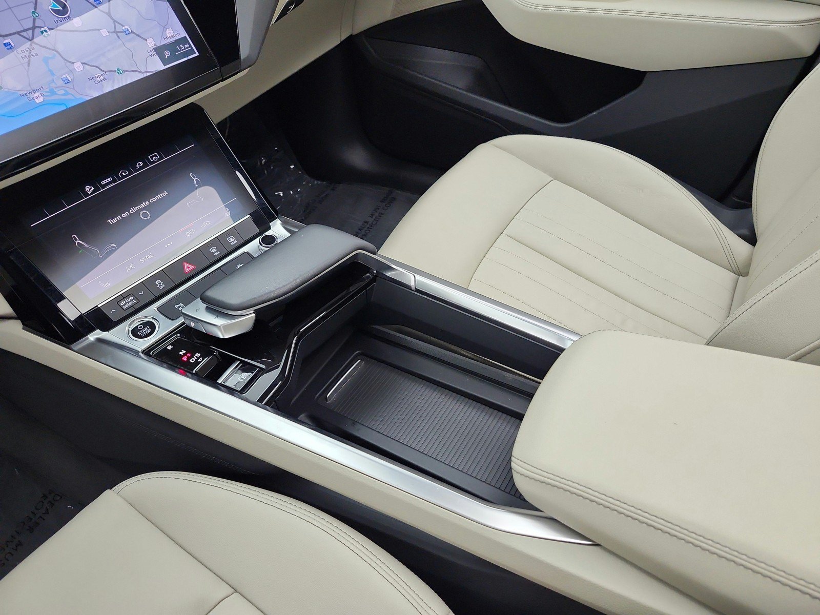 Used 2024 Audi Q8 e-tron Premium AWD/4WD image 11