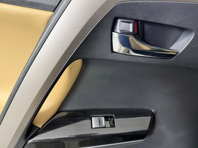 Used 2018 Toyota RAV4 Limited image 23